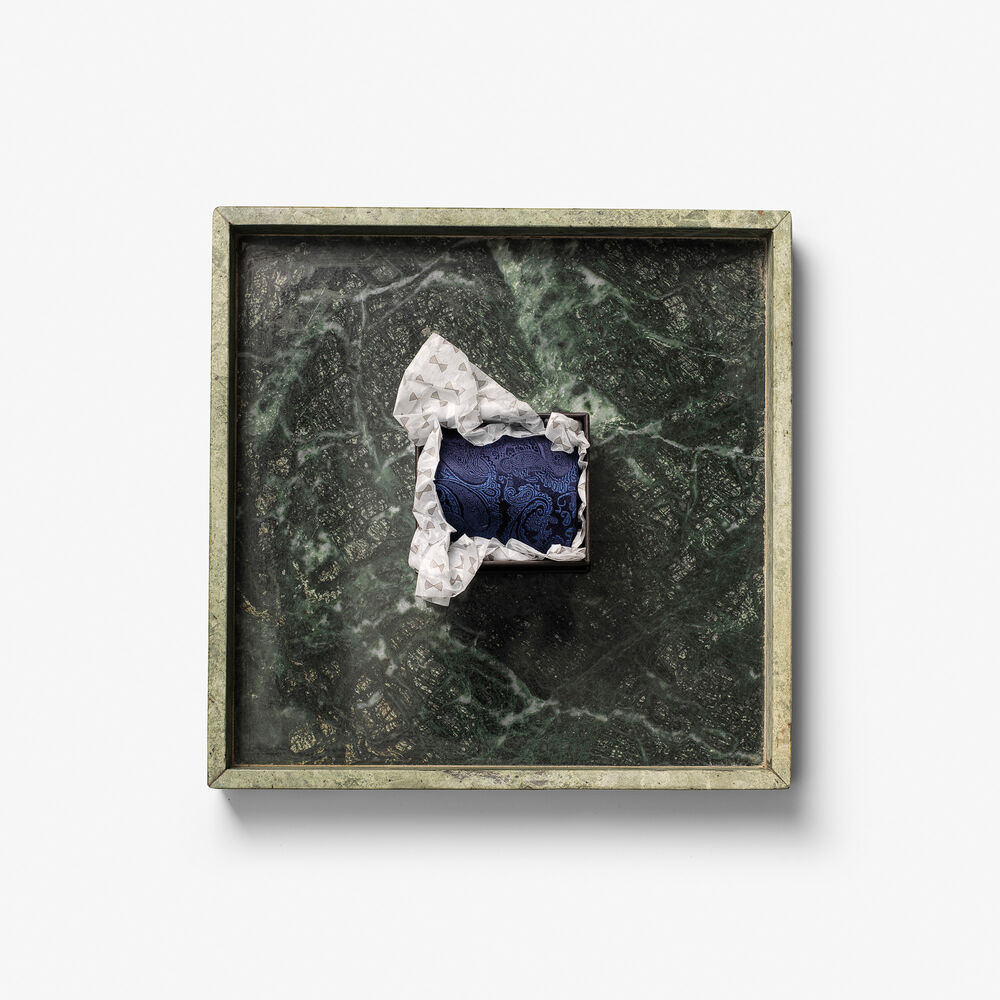 2910400-600_Tie_box_navy_Closeup2