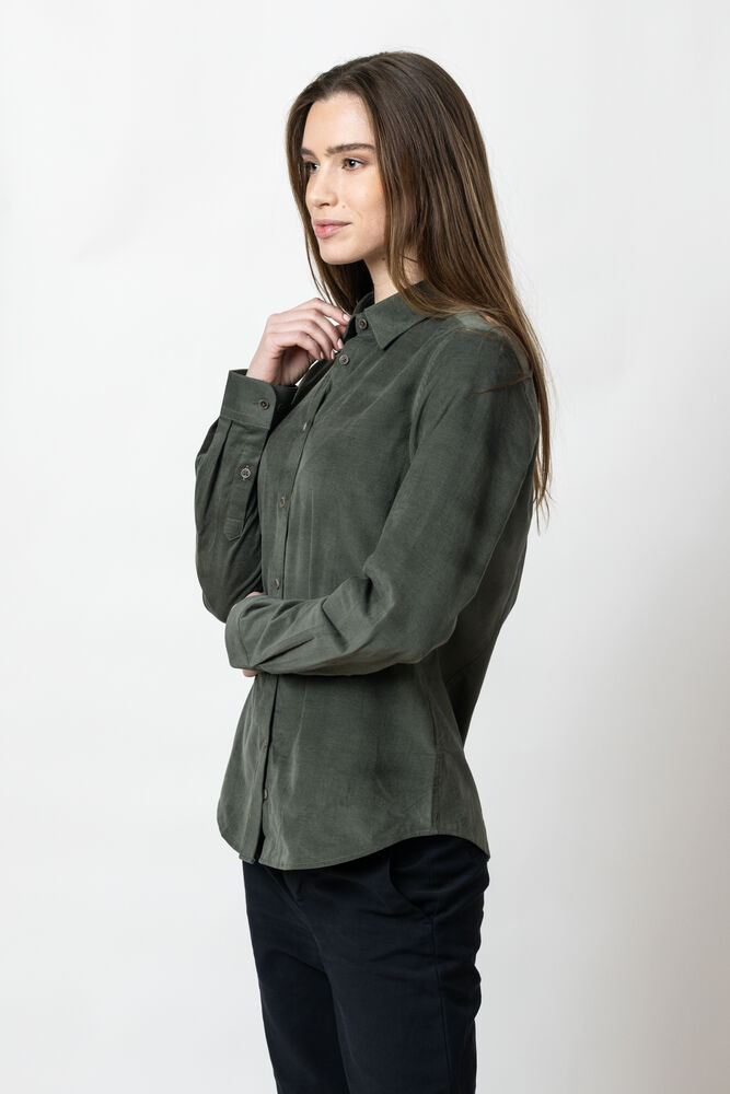 2913405-790_IndigoBow134CordShirtContemporaryFit_ModelPictureLeft