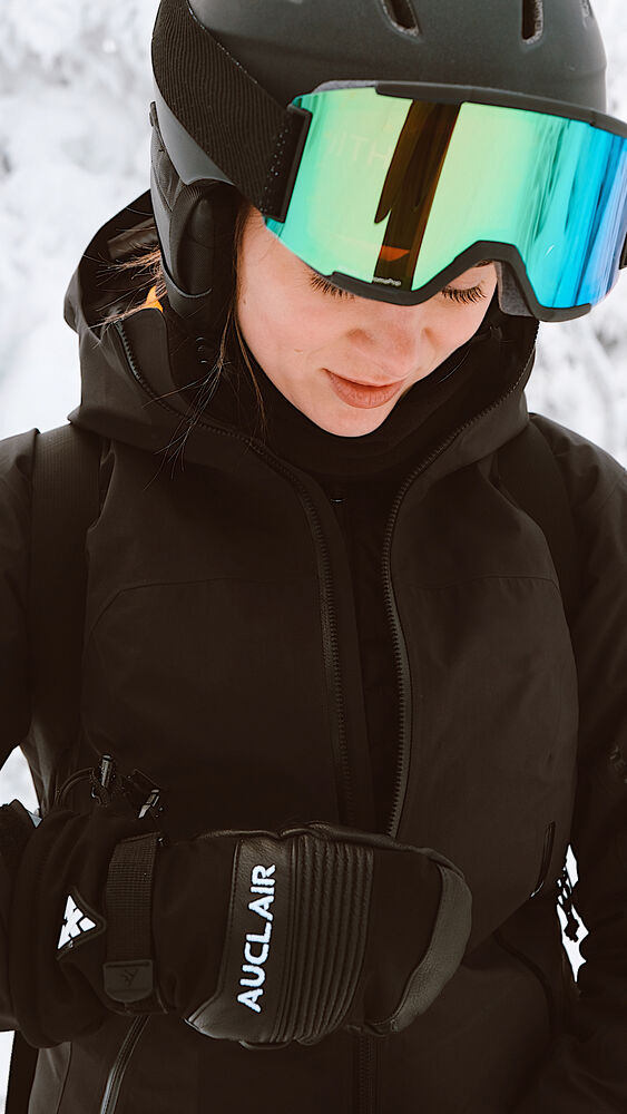 2J883-8000_BlackBlack_closeup1