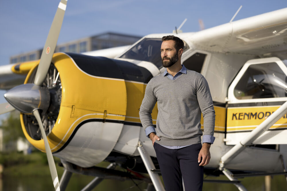 355418_IMaw23_OakvilleVneck