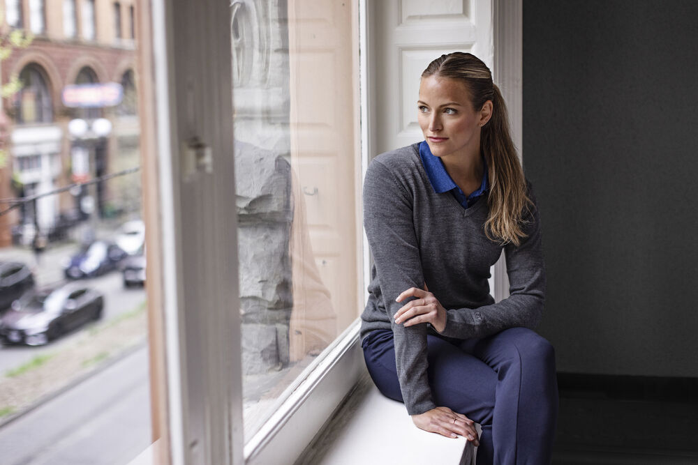 355433_IMaw23_VernonVneck