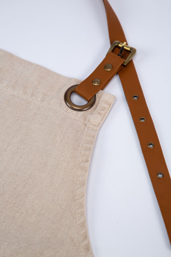 411218-03_KLApron_beige_Closeup4