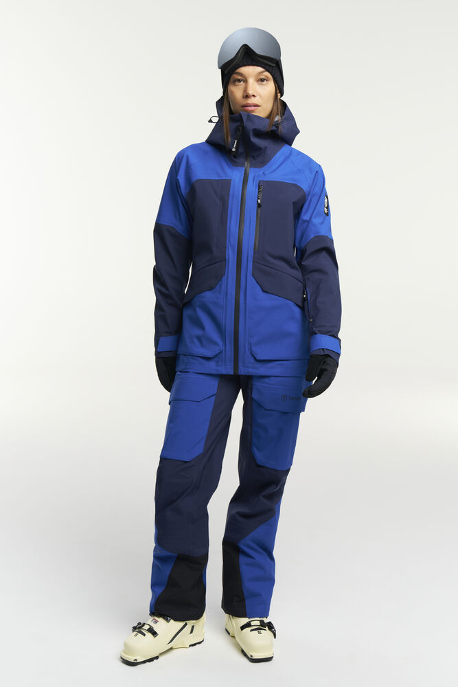 465018405-550_nayoro_shell_jacket_W_fullbody_21