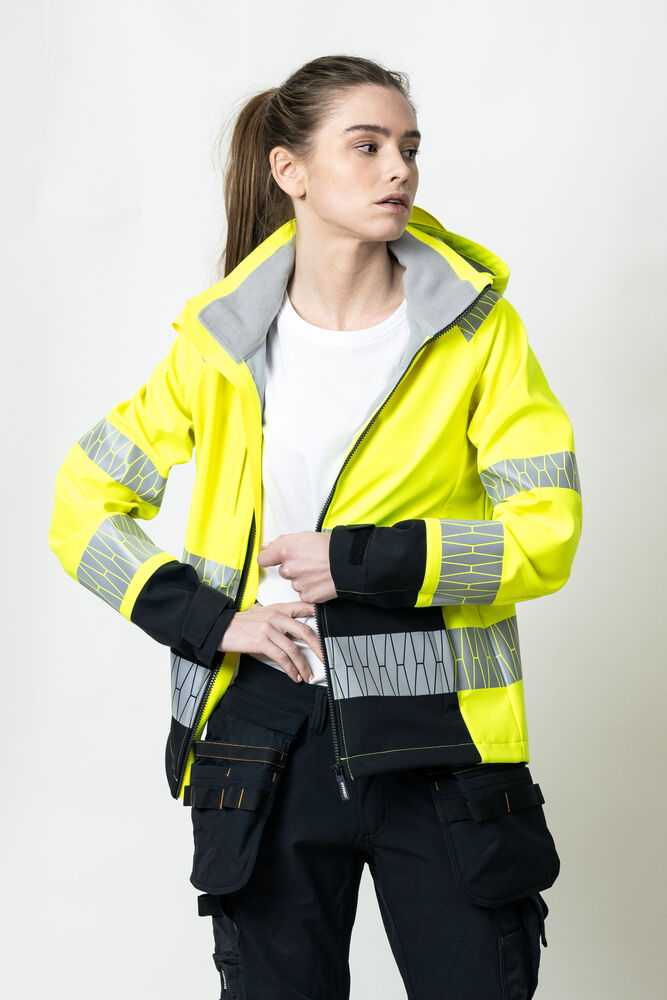 65137778-2199_1377SoftshelljackaDamVarsel_ModelPictureFront2