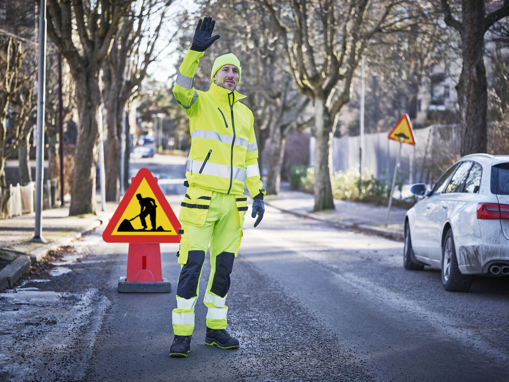 65229160_Craftsman-Trousers-Stretch-Hi-Vis_65120255_Softshell-Jacket-Hi-Vis