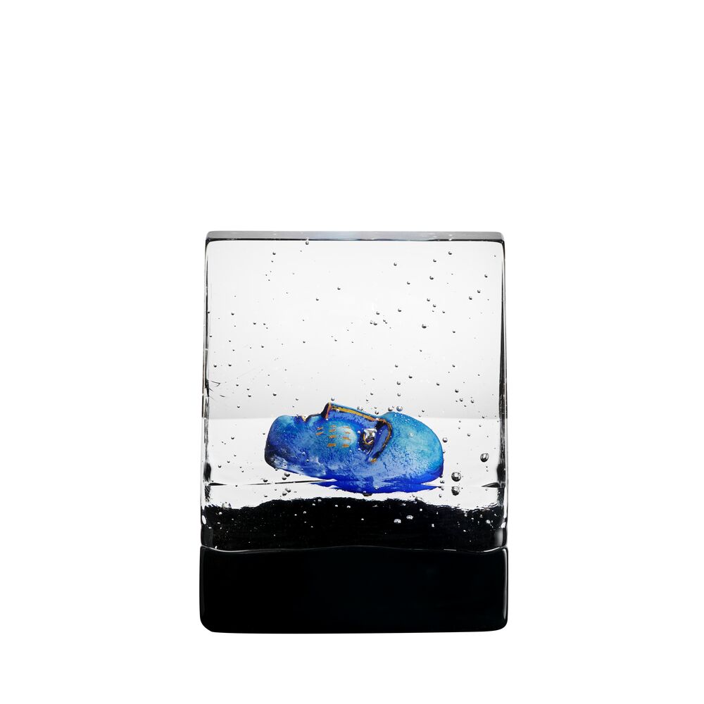 7520190_Black_elements_House_of_mystery_blue_BV_AC_23_H_158_mm_Kosta_Boda_FREE_03_1x1