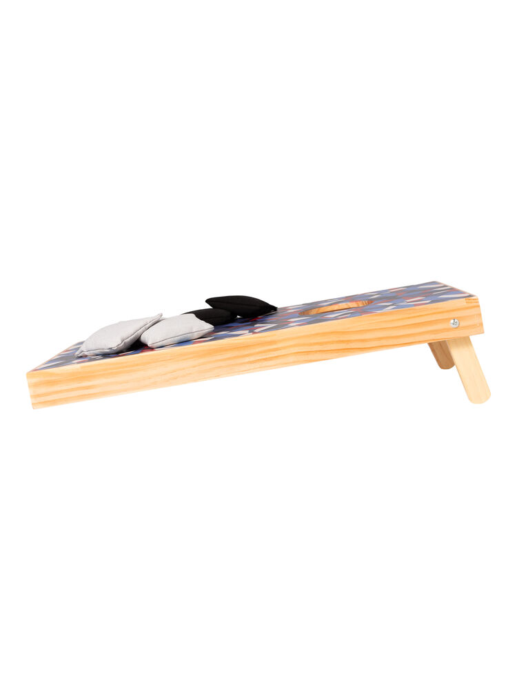 950909-000_Cornhole-Spill_Closeup1