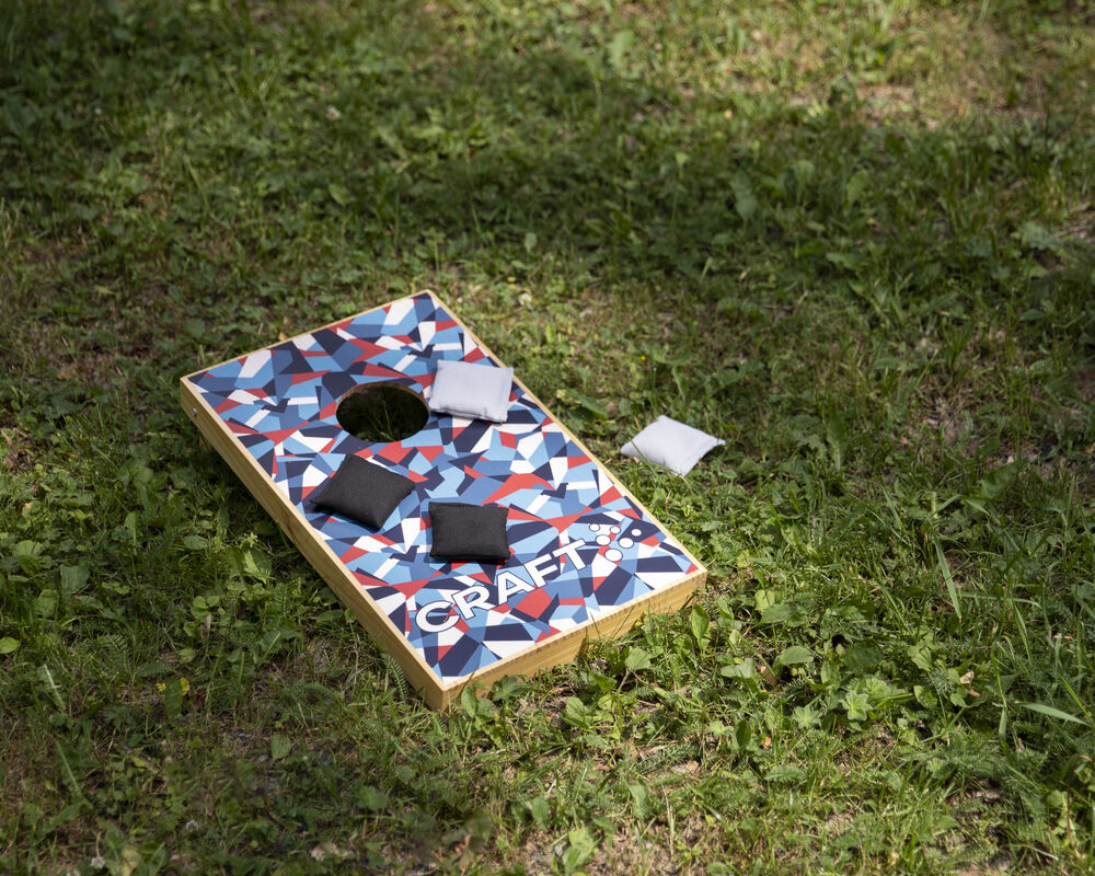 950909-000_Cornhole-Spill_Closeup3